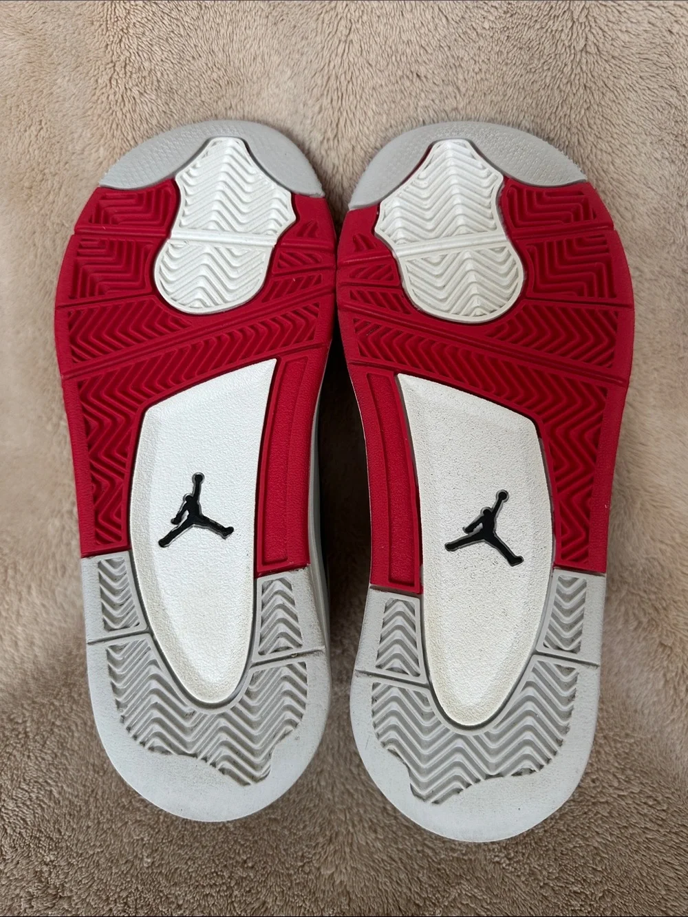 Jordan Kids Dub Zero “varsity Red” Size 3y
